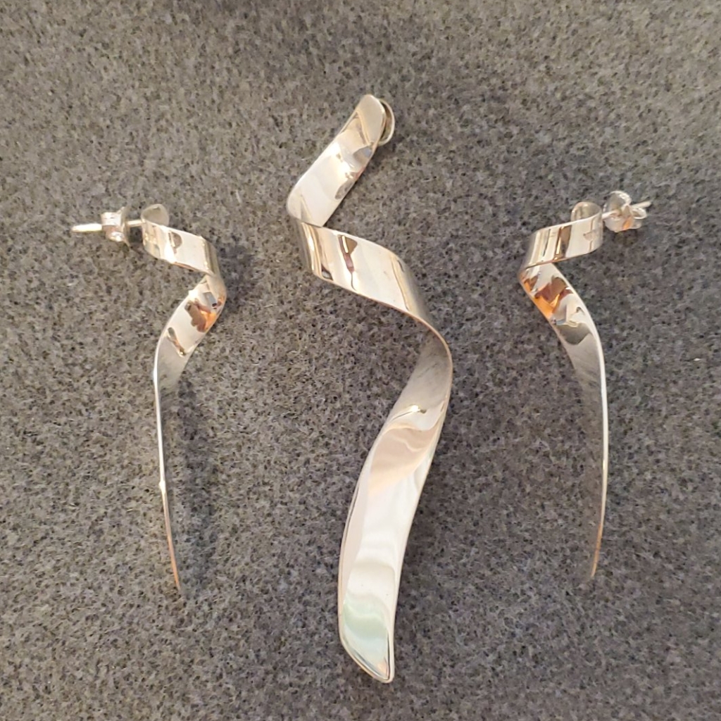 Mexico Silver Ribbon Design Earrings & Pendant Set